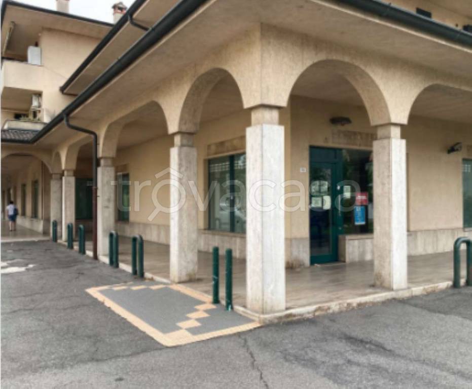 Filiale Bancaria in vendita a Pozzuolo Martesana via Caccianiga 13A