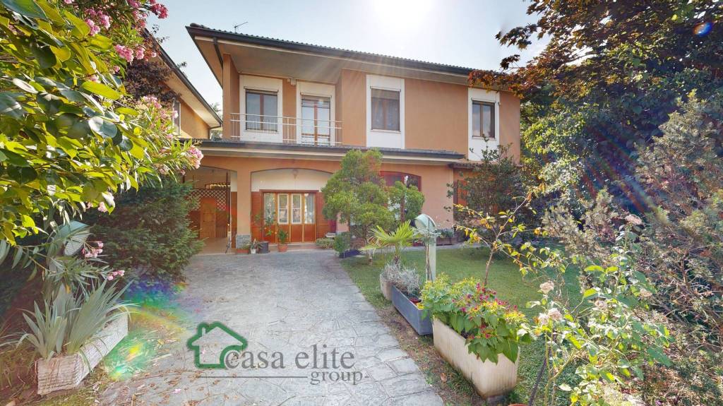 Villa in vendita a San Giuliano Milanese via Francesco Petrarca, 21