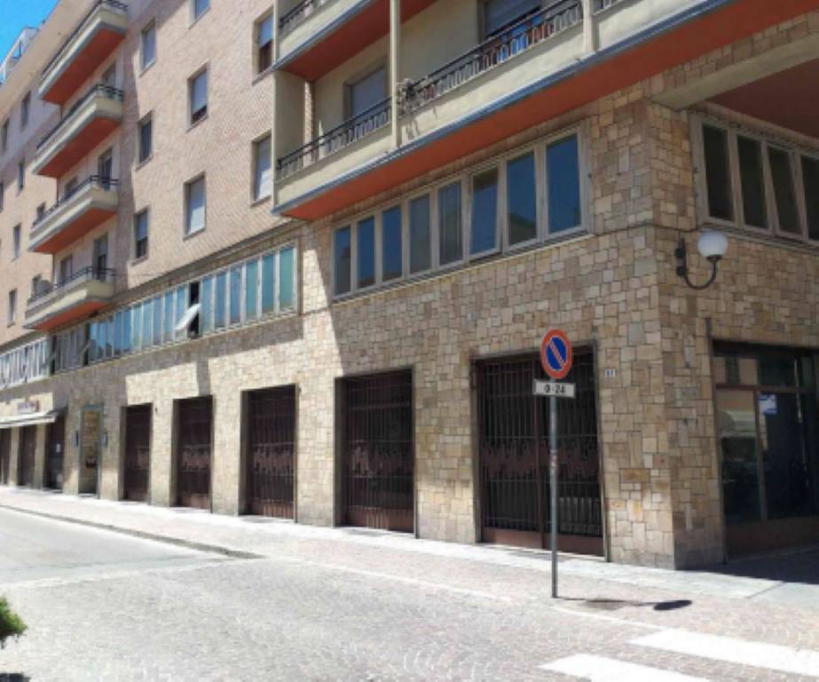 Filiale Bancaria in vendita a Tortona corso Montebello 62