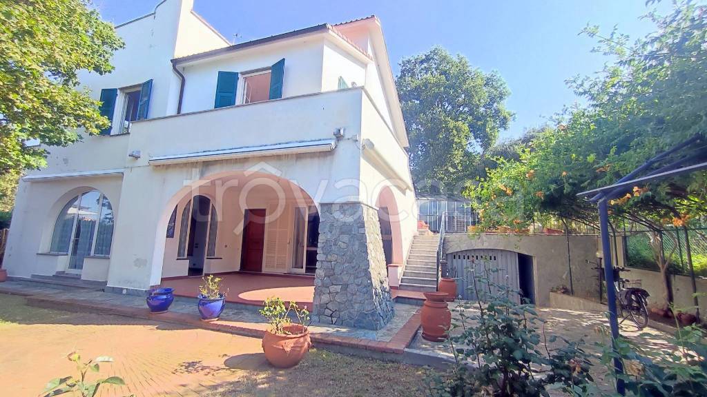 Villa in vendita a Celle Ligure via Postetta, 3