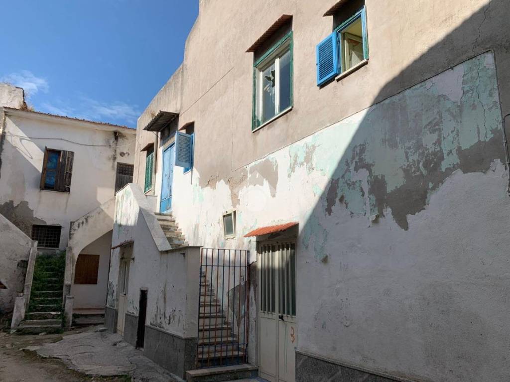 Appartamento in vendita a Mondragone via campanile, 38