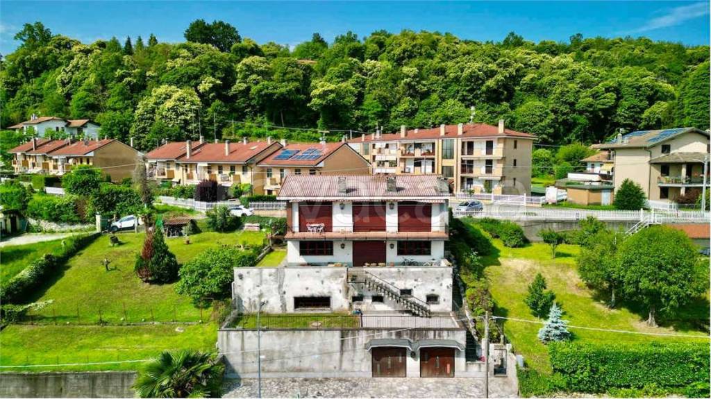 Villa in vendita a Dormelletto via San Rocco , 24