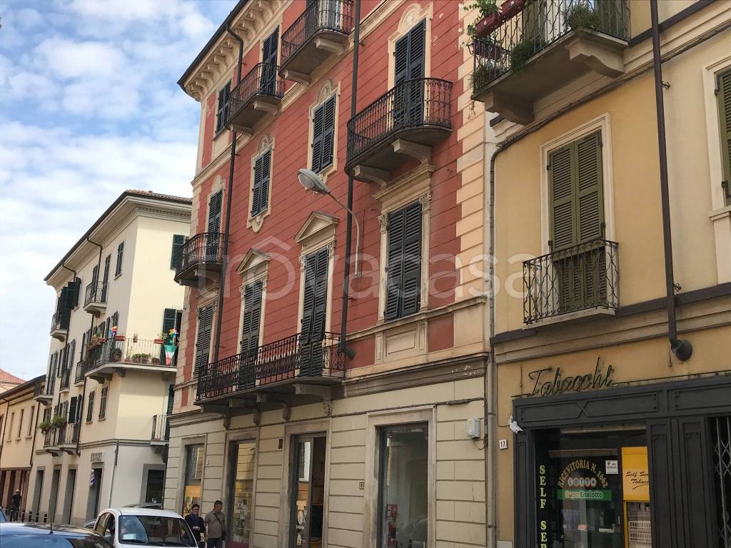 Appartamento in vendita ad Alessandria via Girolamo Savonarola, 1