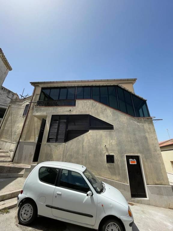 Casa Indipendente in in vendita da privato a Candela piazza Porta Nuova, 4