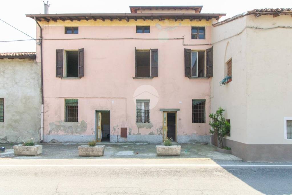 Casa Indipendente in vendita a Trenzano via V. Veneto Sera
