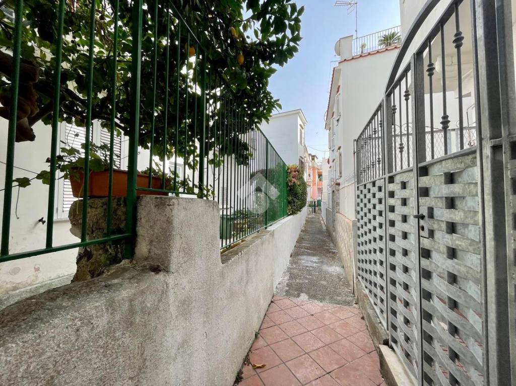 Appartamento in vendita a Ischia via Roma, 22