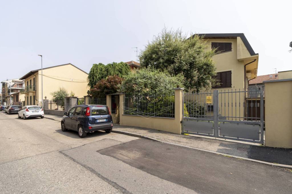 Villa in vendita a Nichelino via Rossini, 16