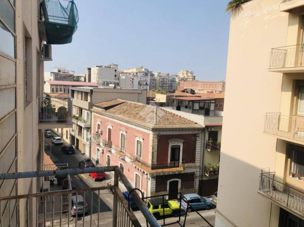 Appartamento in vendita a Catania via Proserpina