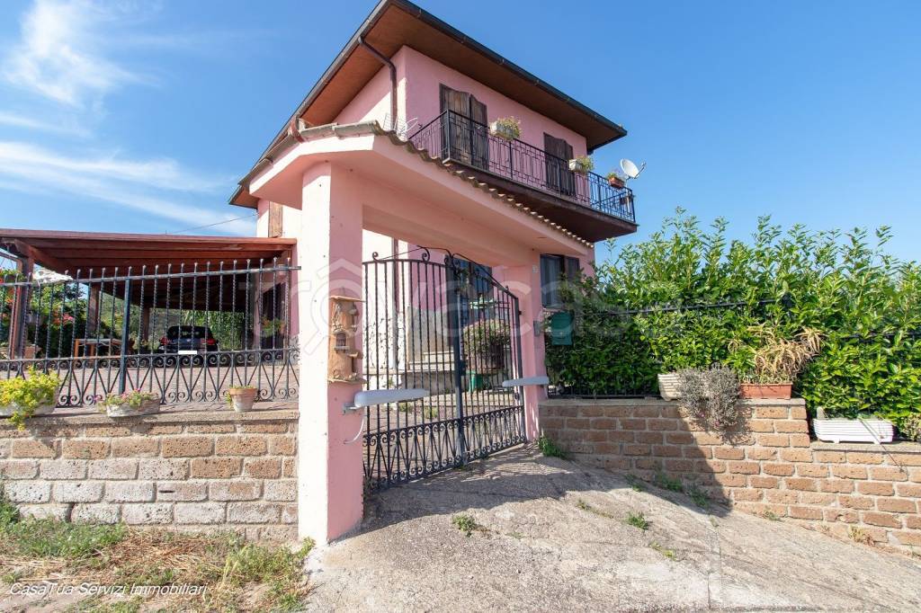 Villa in vendita a Viterbo strada Provinciale Teverina