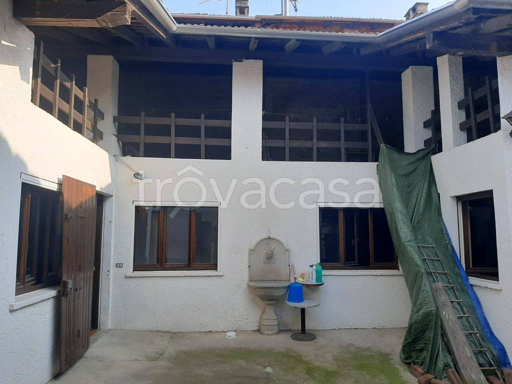 Villa in vendita a Varallo Pombia via Sempione, 7