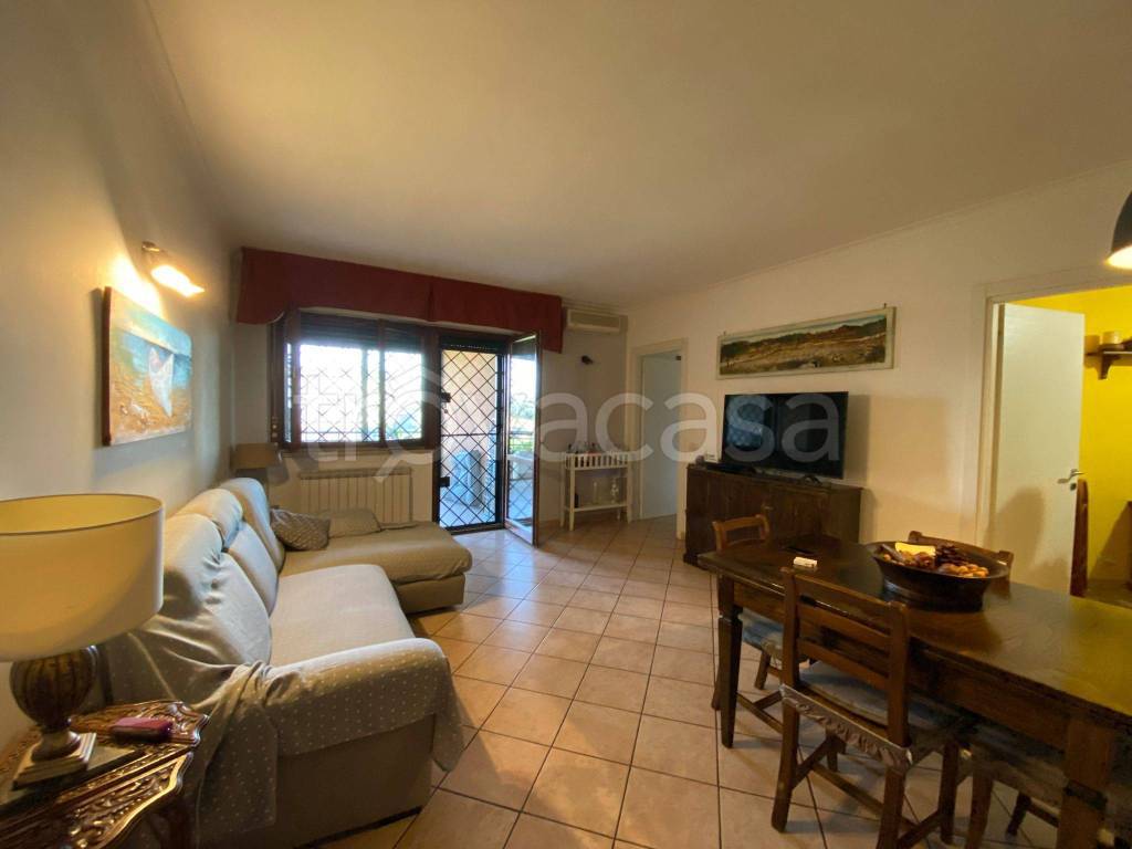 Appartamento in vendita a Roma via Generale Giuseppe Valle