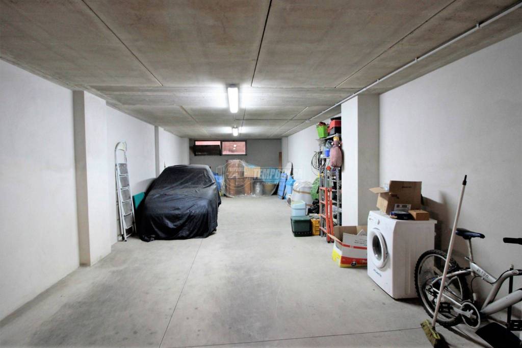 Garage in vendita a Conversano via Florenzo Jaia