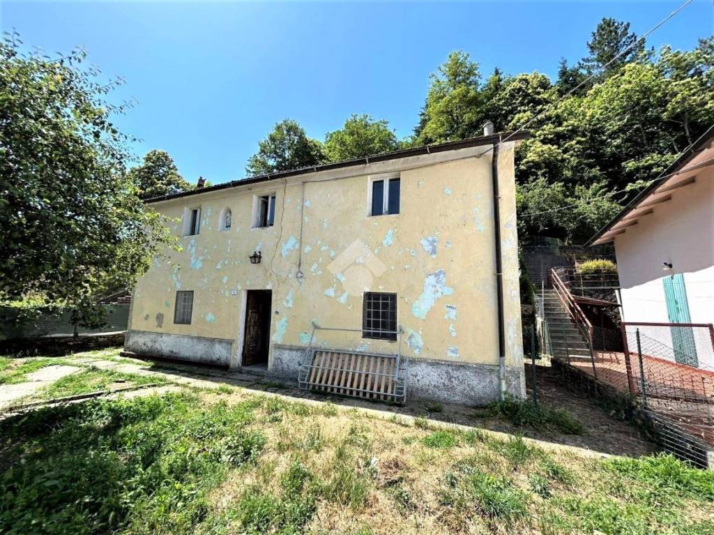 Villa in vendita a Pistoia via Casone casa Marcone, 500