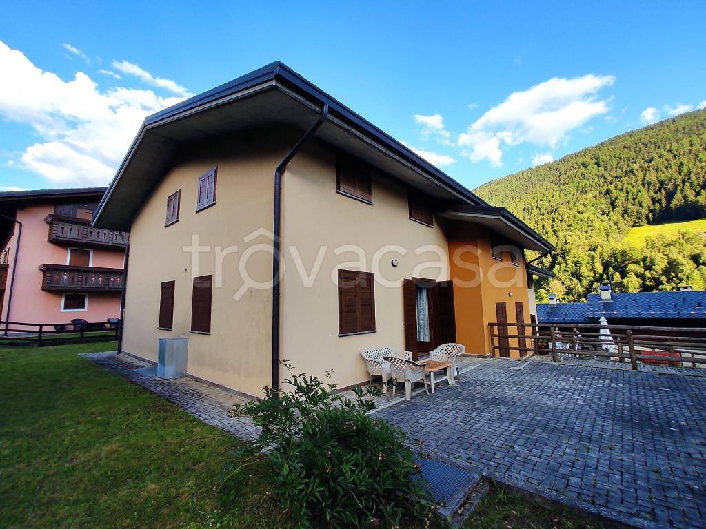 Villa a Schiera in in affitto da privato a Corteno Golgi via Giuseppe Tovini, 33