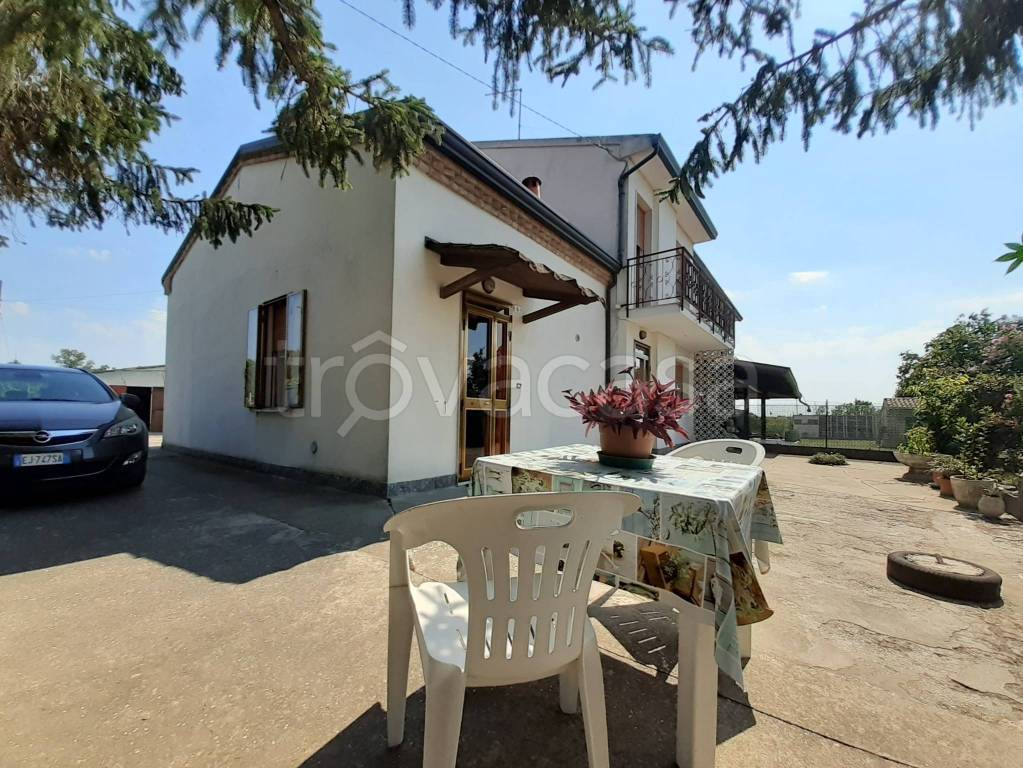 Villa Bifamiliare in vendita ad Ariano nel Polesine via San Basilio