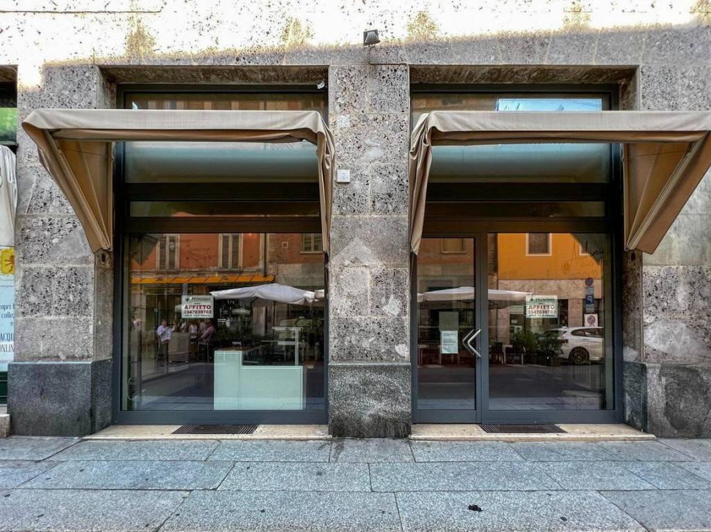 Negozio in affitto a Cremona via Claudio Monteverdi, 2