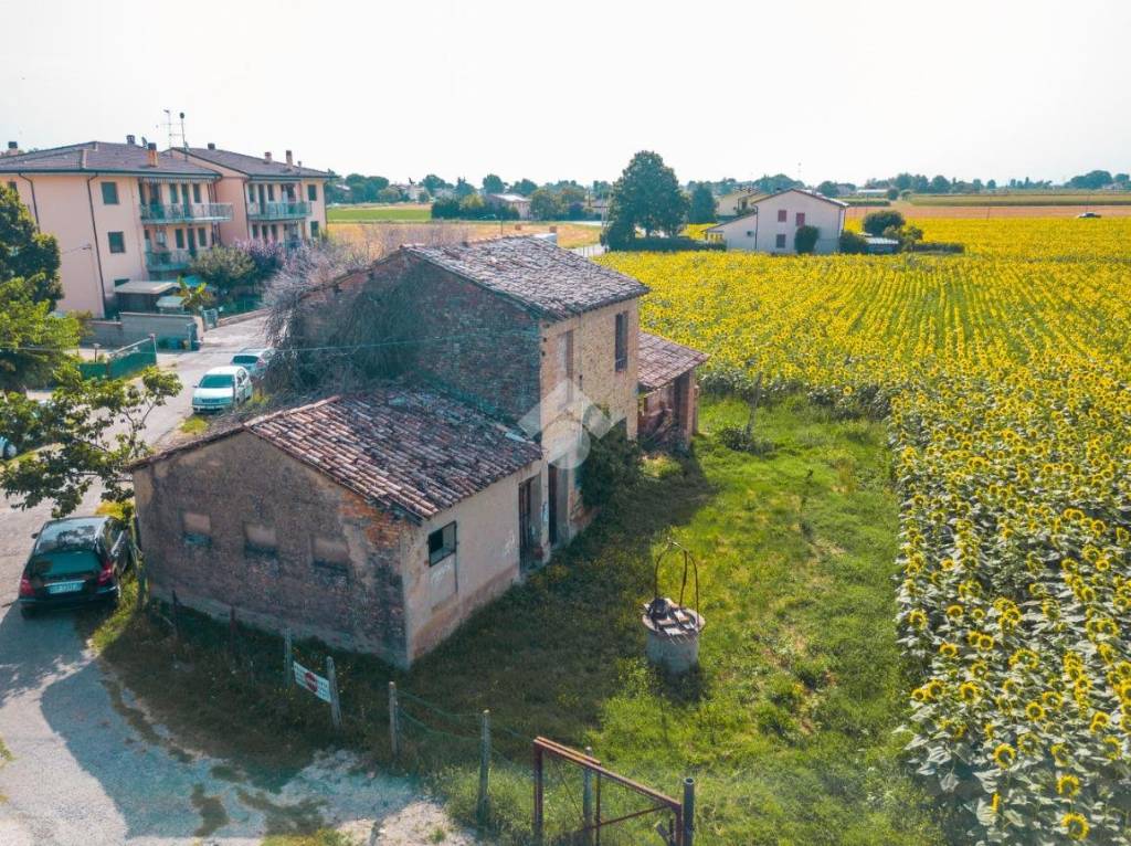 Colonica in vendita a Ravenna via Romolo Zanzi, 20