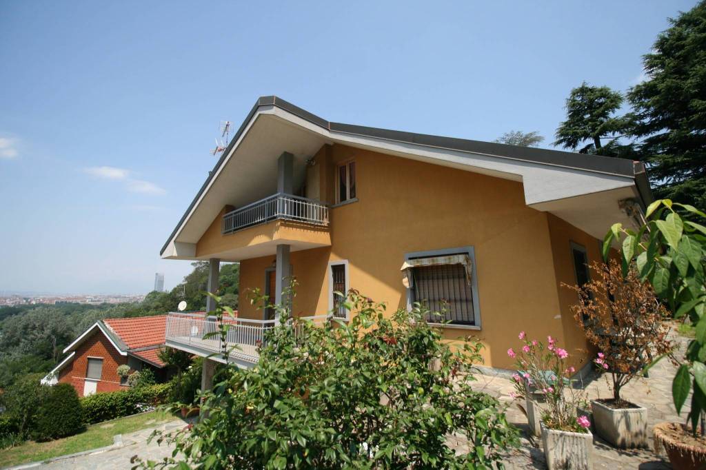 Villa in vendita a Moncalieri via Publio Virgilio Marone, 19