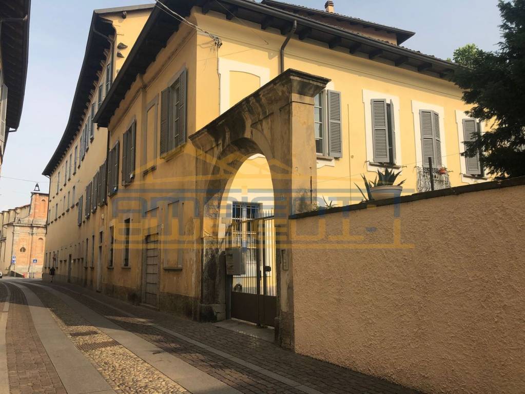 Ufficio in vendita a Merate via Sant'Ambrogio, 20