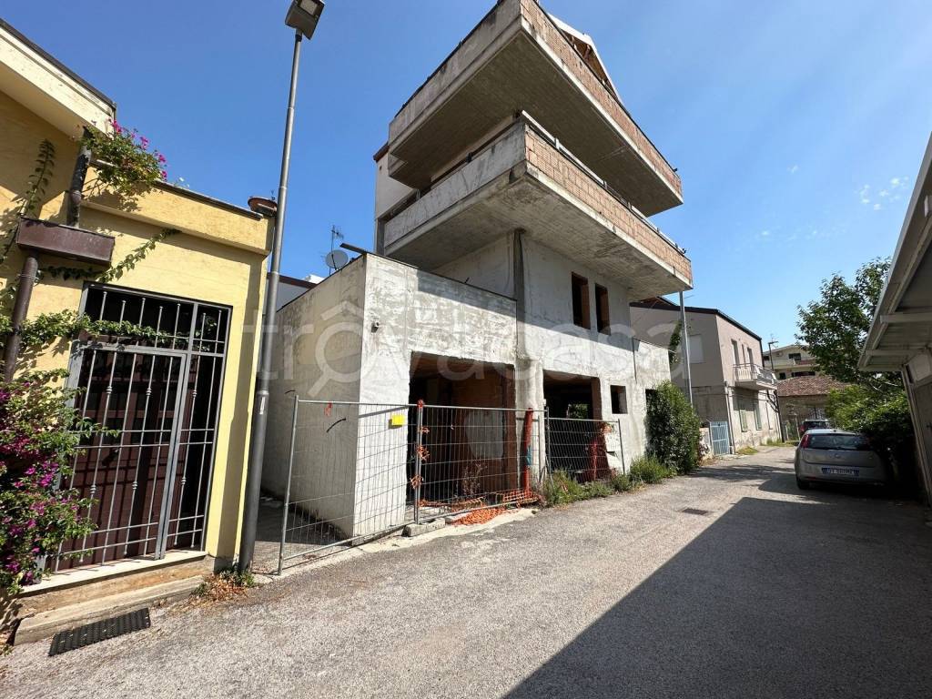 Appartamento in vendita a Pescara via Francesco Farina, 47