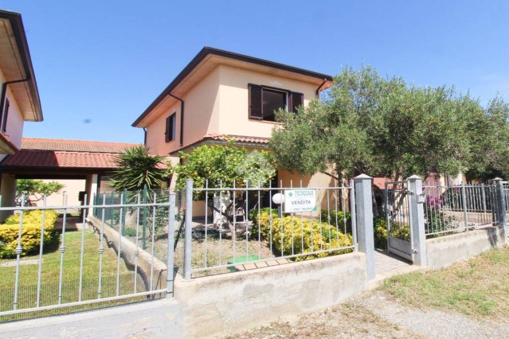 Villa a Schiera in vendita a Cutro via delle Fresie, 13