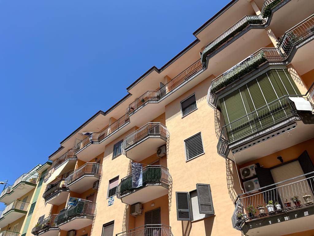 Appartamento in vendita a Napoli via Primo Levi