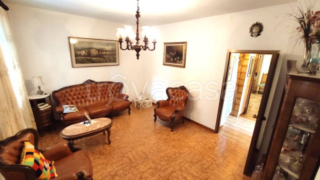 Casa Indipendente in vendita a Osio Sotto via Guglielmo Marconi