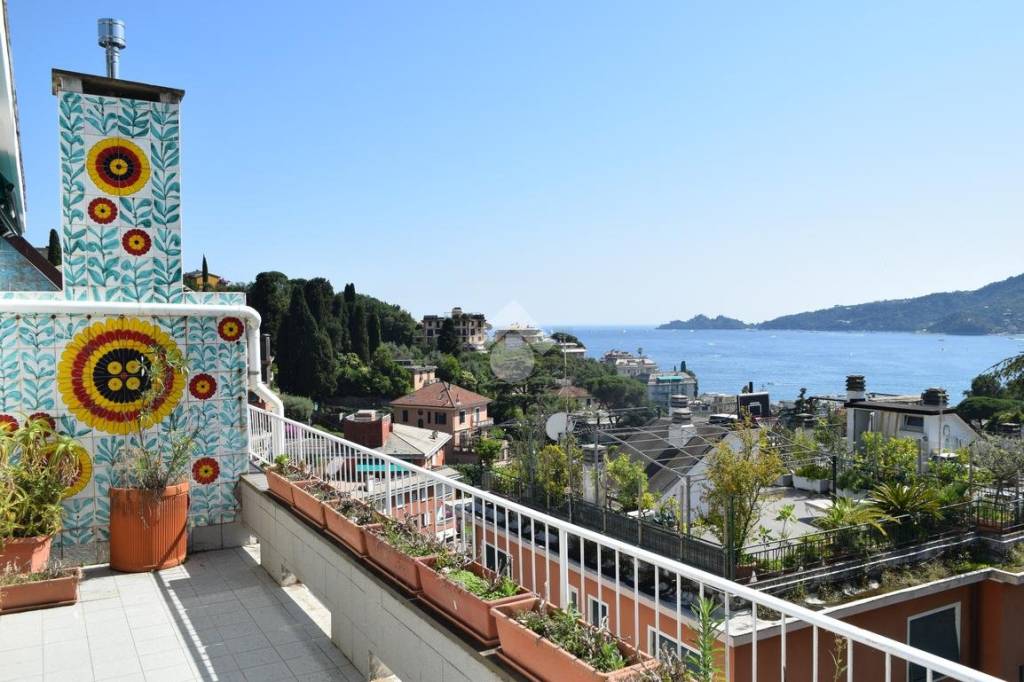 Appartamento in vendita a Rapallo via Val di Sole, 15