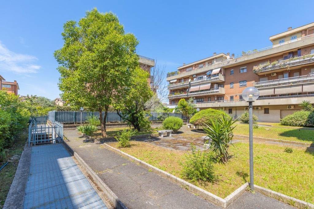 Appartamento in vendita a Guidonia Montecelio via Carlo Alberto, 7