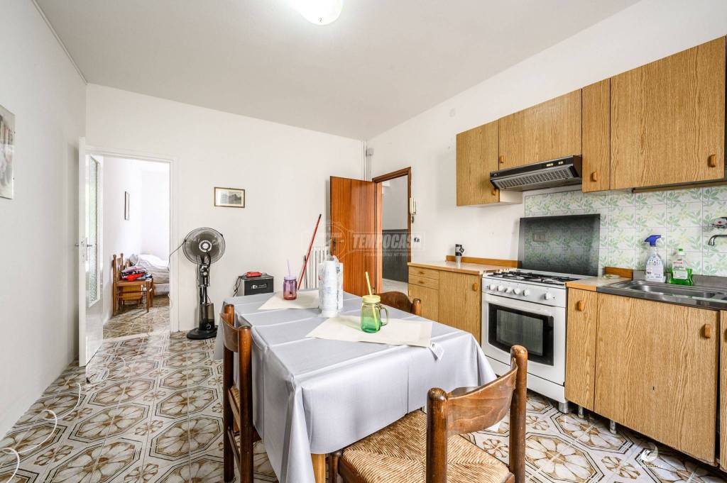 Casa Indipendente in vendita a Salsomaggiore Terme via Trento 31