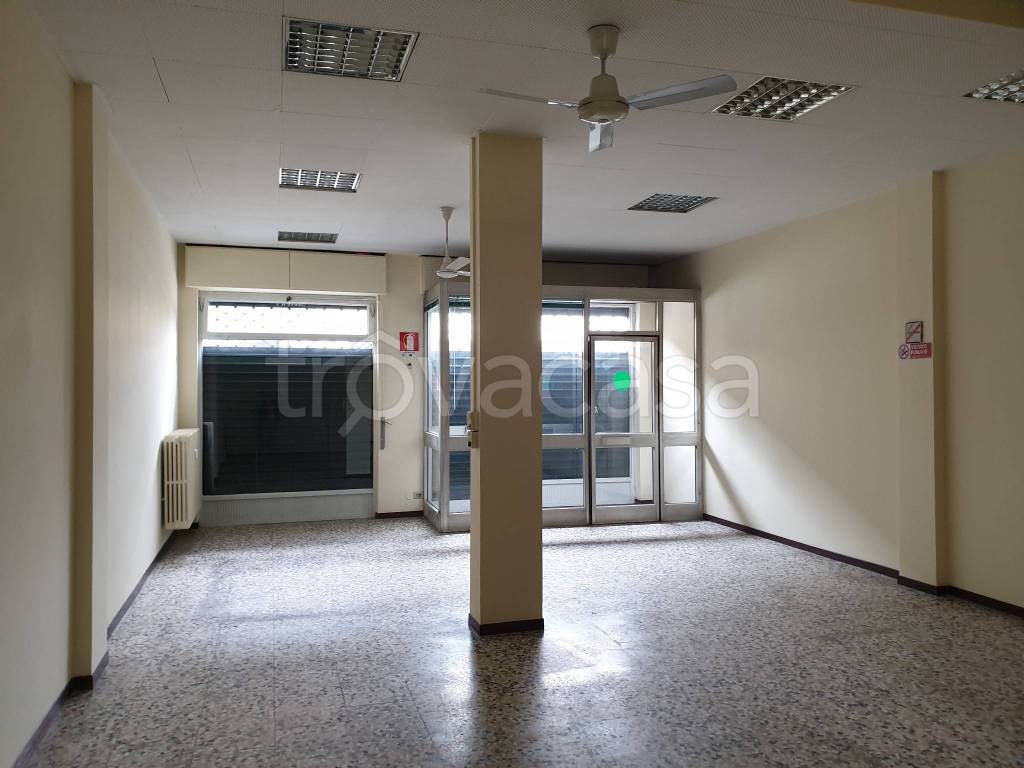 Ufficio in in affitto da privato ad Alba via Gioacchino Rossini, 3