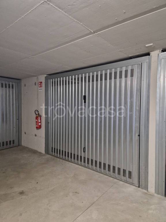 Garage in vendita a Trezzo sull'Adda via Emilio Brasca, 79