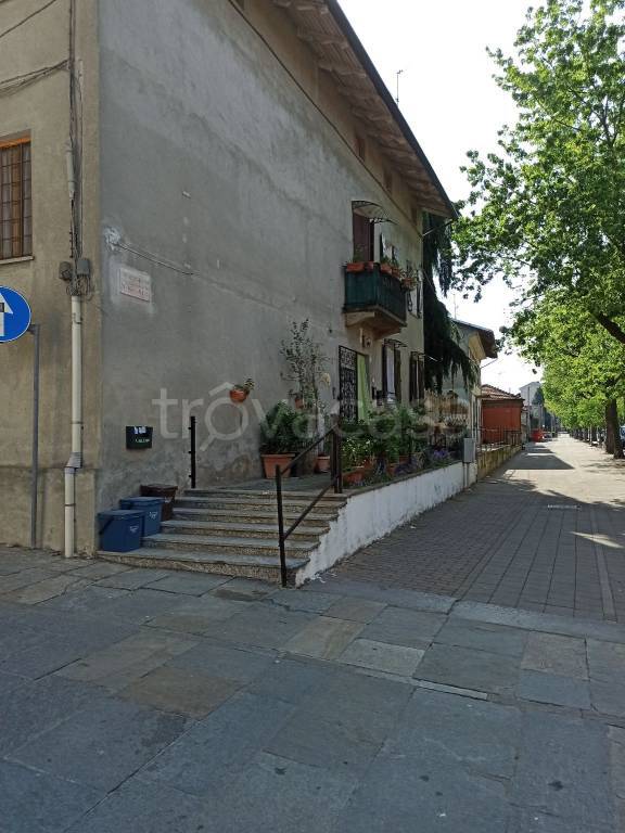 Casa Indipendente in in vendita da privato a Livorno Ferraris viale 4 Novembre, 1
