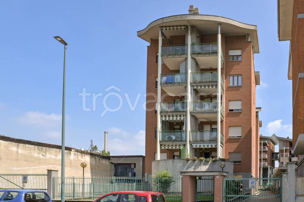 Appartamento in vendita a Torino lungo Dora Liguria, 74