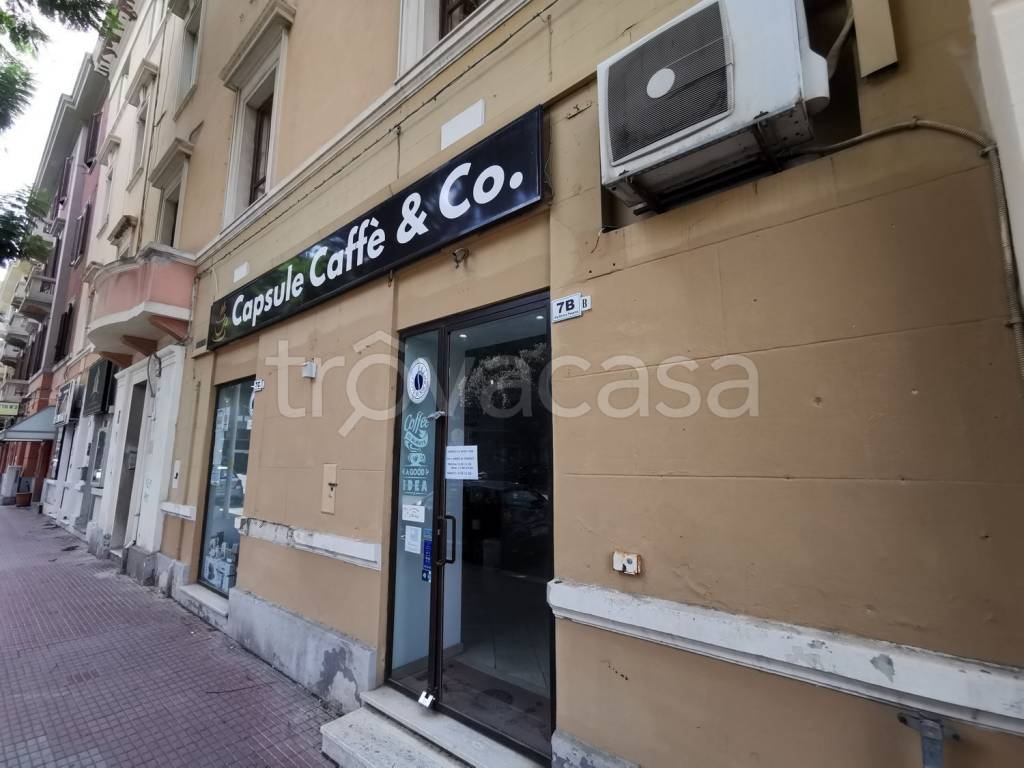 Negozio in vendita a Cagliari via Enrico Pessina, 7