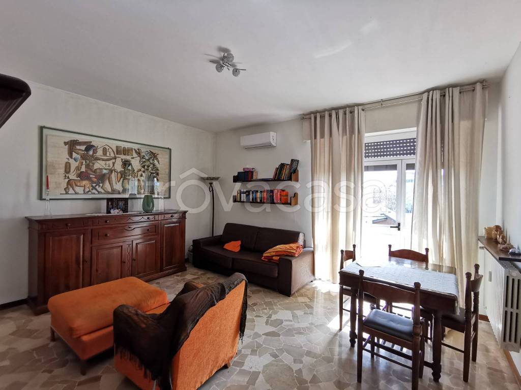 Appartamento in vendita a Corbetta via Achille Grandi, 2