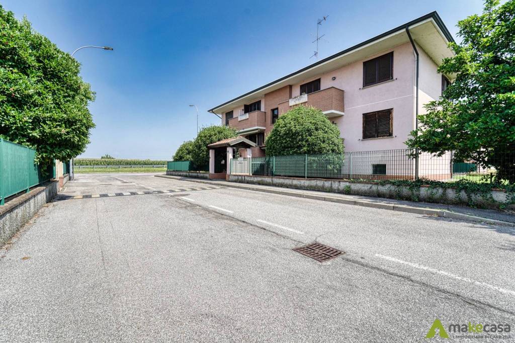 Appartamento in vendita a San Zenone al Lambro via Gioacchino Rossini, 14