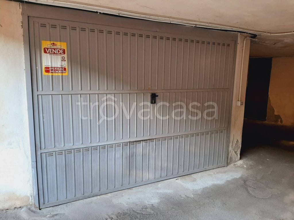 Garage in vendita a Fiumefreddo di Sicilia via Guglielmo Oberdan, 103