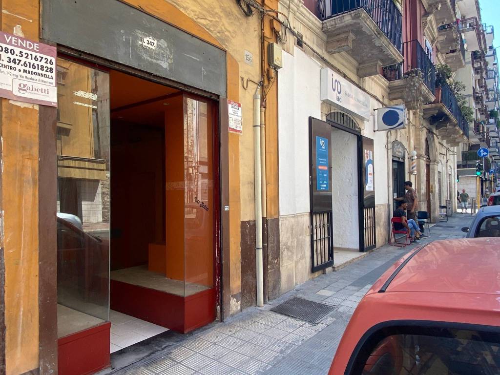 Negozio in vendita a Bari via Quintino Sella, 156