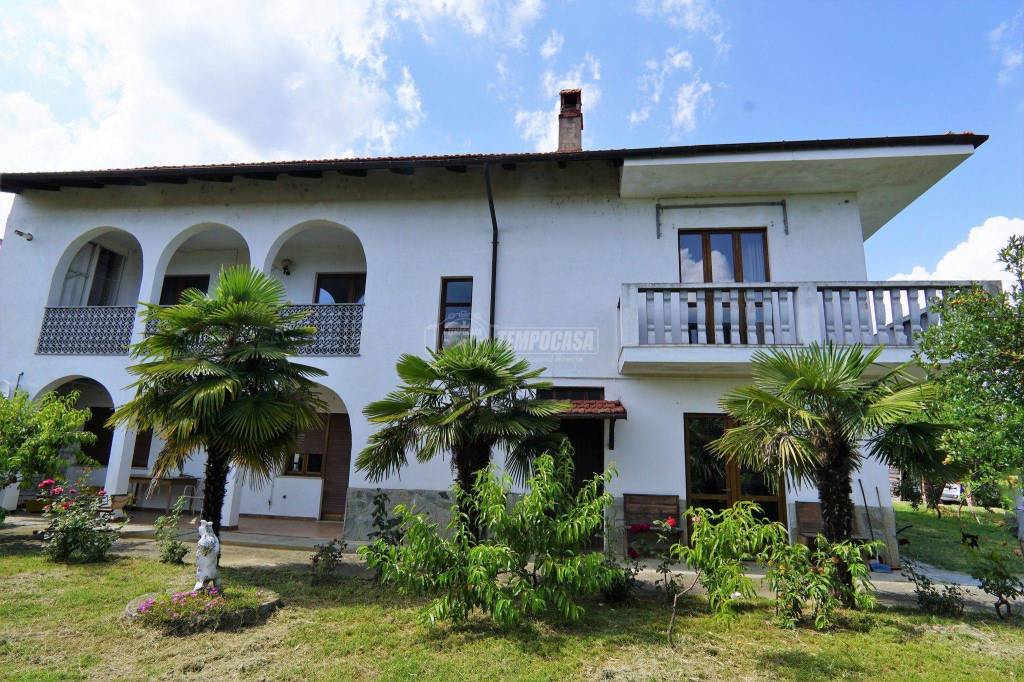 Villa Bifamiliare in vendita a Corsione piazza Castello 3