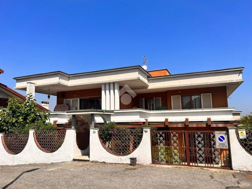 Villa Bifamiliare in vendita a Castiglione Torinese via f. Ozanam, 36