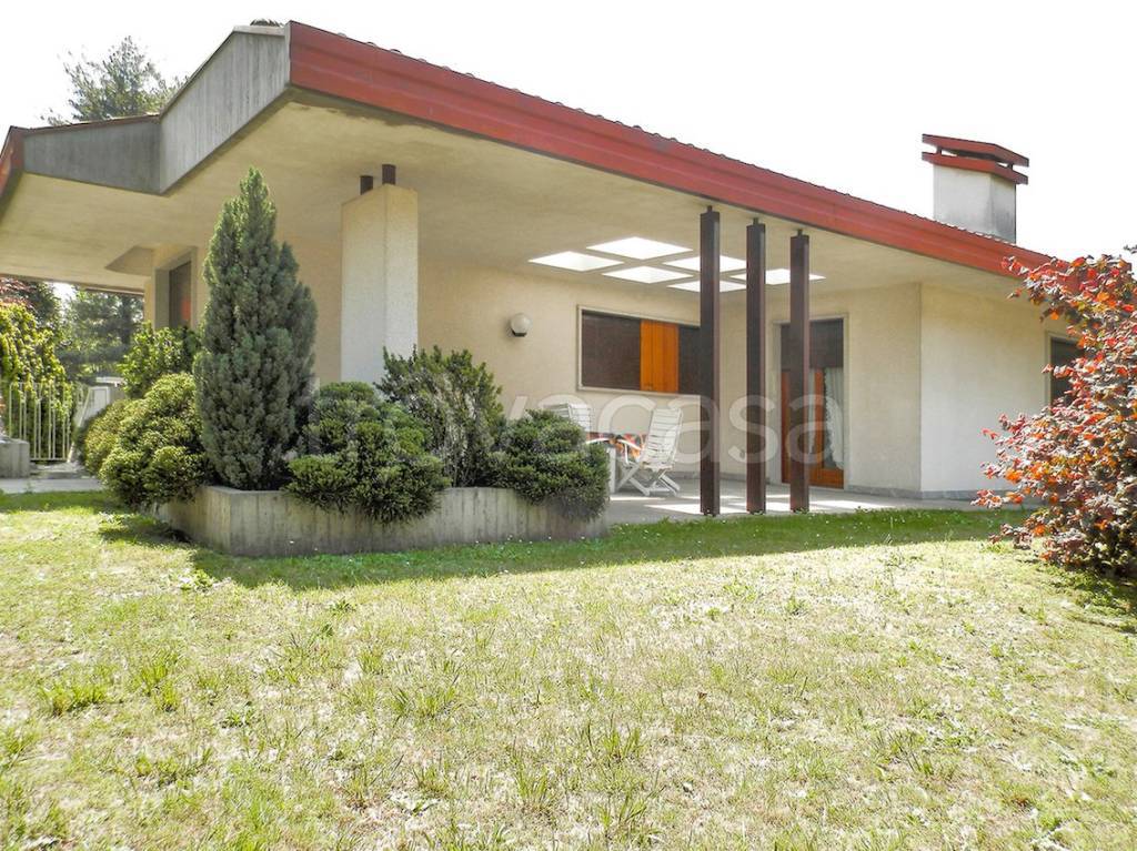 Villa in vendita a Magnago via Virgilio