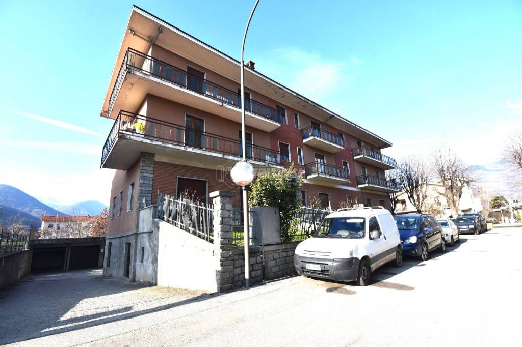Appartamento in vendita a Dronero viale Sarrea, 2