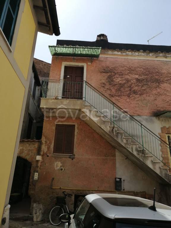 Appartamento in vendita a Nepi piazza della Padella