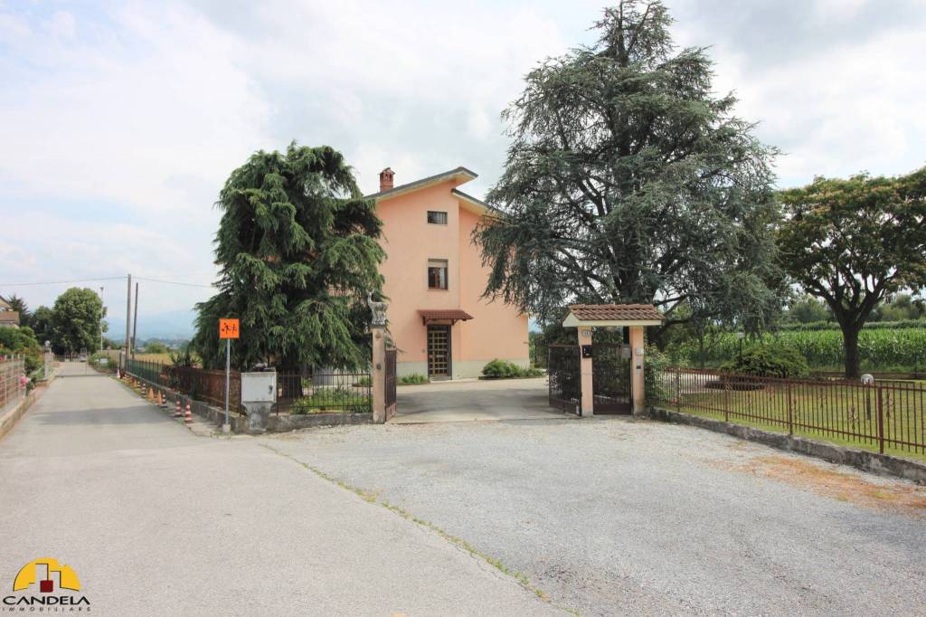 Villa Bifamiliare in vendita a Mondovì strada di Rocca de' Baldi