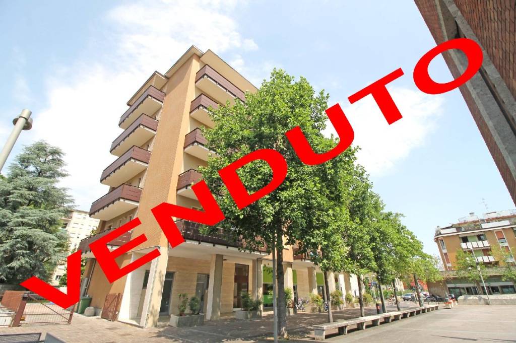 Appartamento in vendita a Villasanta piazza Martiri della Libertà, 10