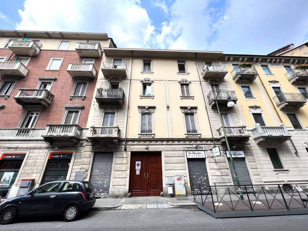 Appartamento in vendita a Torino via Cesana 54