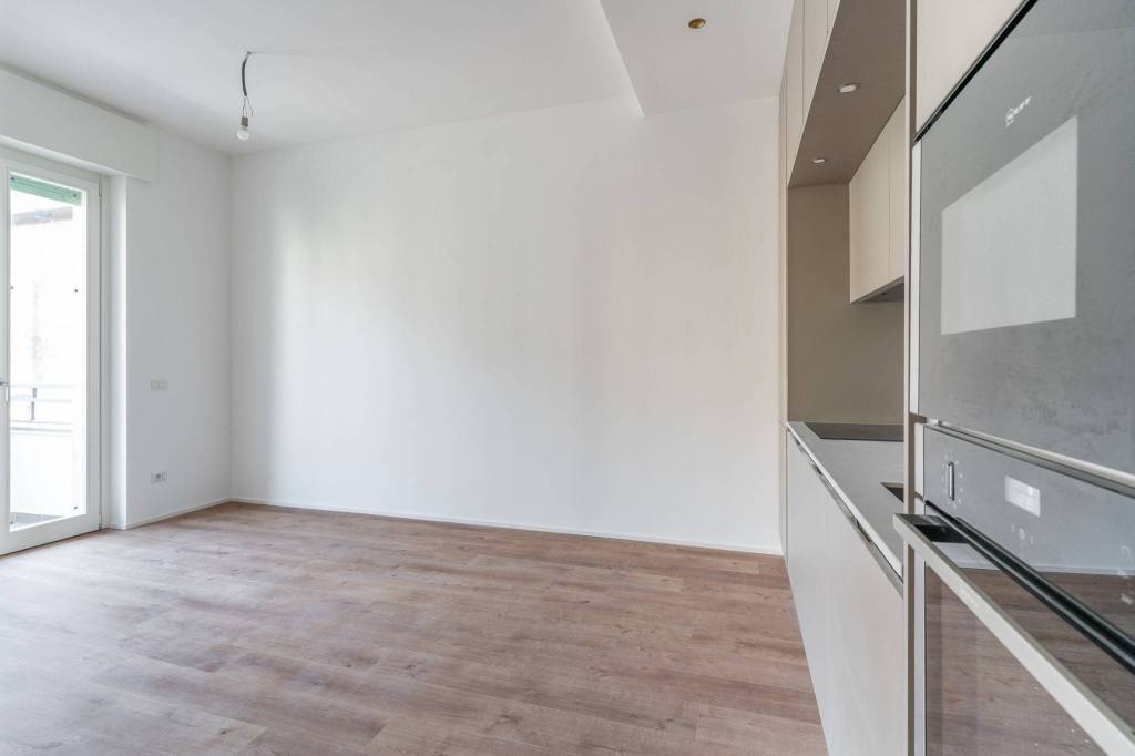 Appartamento in vendita a Milano via Friuli
