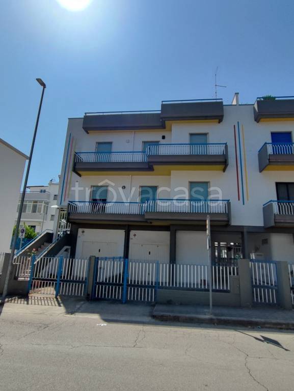 Appartamento in in vendita da privato a Palo del Colle viale Italia, 124