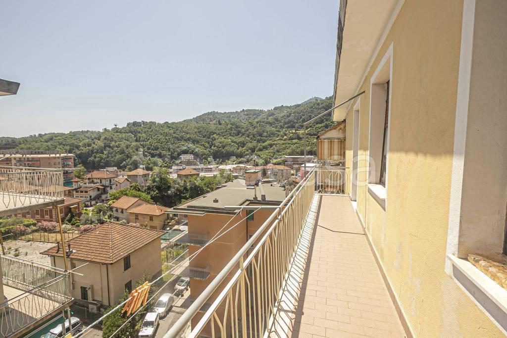 Appartamento in vendita a Genova via Campomorone, 105